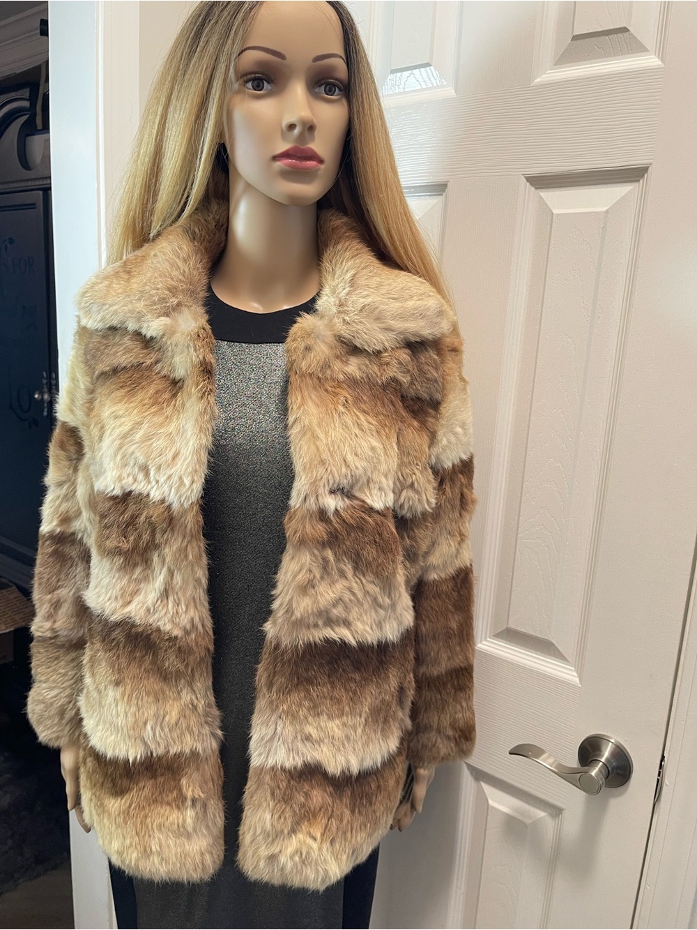 Rabbit Fur Genuine Vintage Warm Two-Tone Glamorous Rare Women’s Coat 🩷